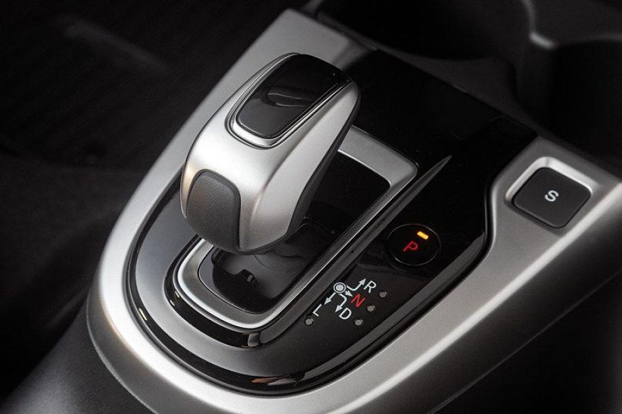Детали интерьера Honda Fit Modulo Style 2018 года  (JP) (фото 16 из 24)